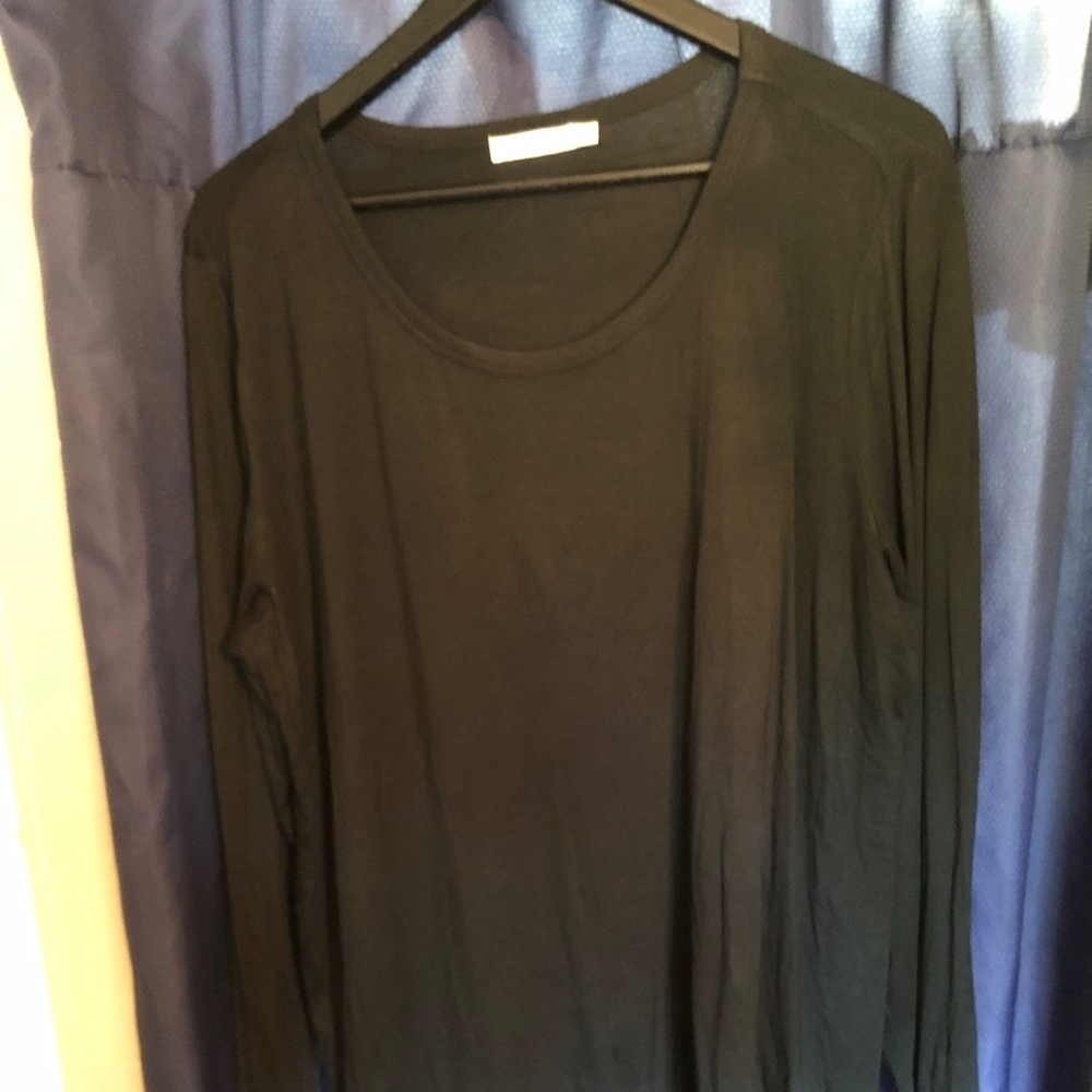 Ricki’s xxl black top, lots of room , winter or summer it will keep you warm